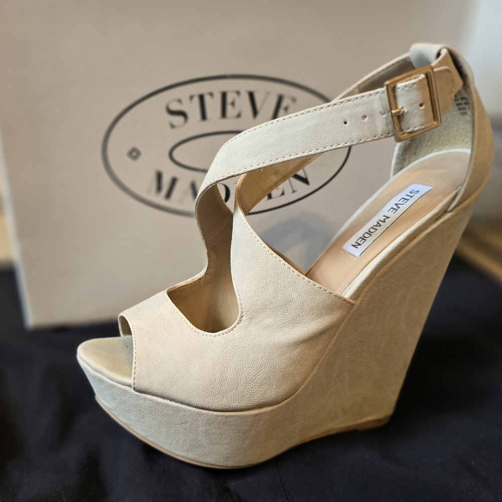 Steve Madden Tan Wedge Sandals with Ankle Strap